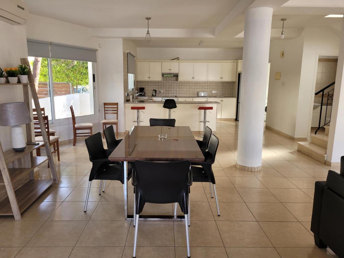 Elean Villa Paphos Bagian luar foto